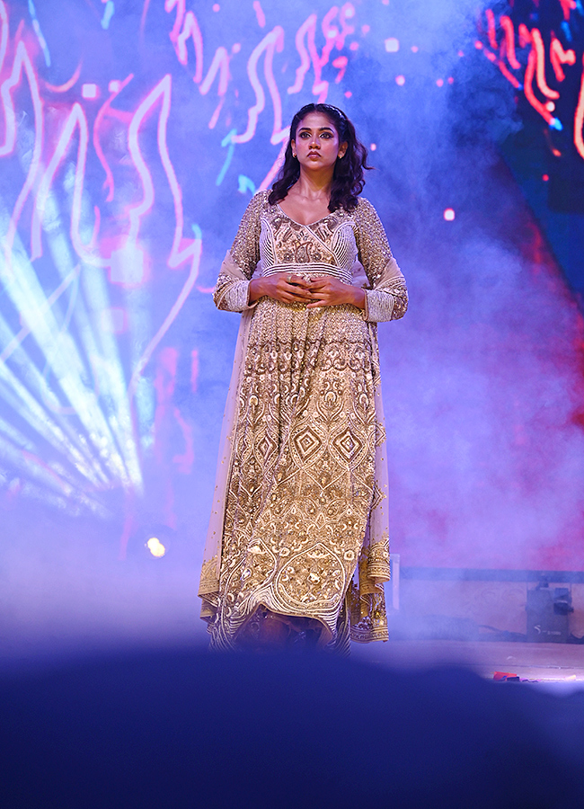Fashion_20Show_20At_20Jubilee_20Hills_20Club_20Photos_20Goes_20Viral__20_2823_29.jpg 23