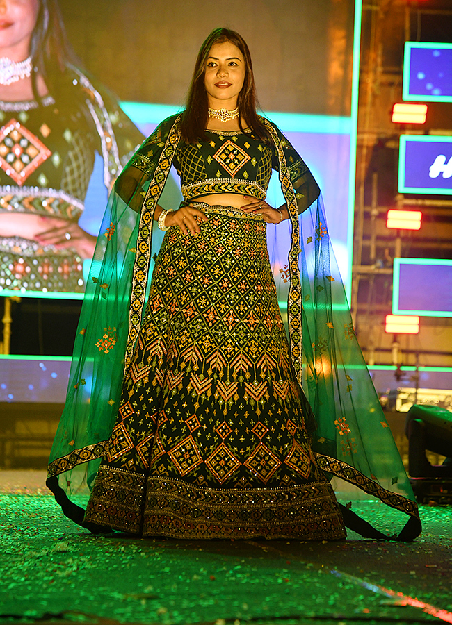 Fashion_20Show_20At_20Jubilee_20Hills_20Club_20Photos_20Goes_20Viral__20_287_29.jpg 7