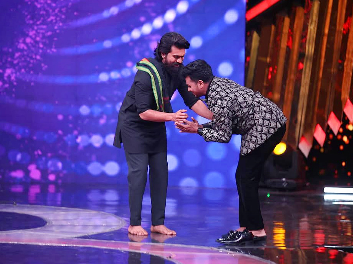Special_20Thanks_20To_20Nagarjuna_20And_20Ramcharan_20From_20Mukku_20Avinash_20In_20Bigg_20Boss_20Grand_20Finale_20Photos_20_282_29.jpg 1