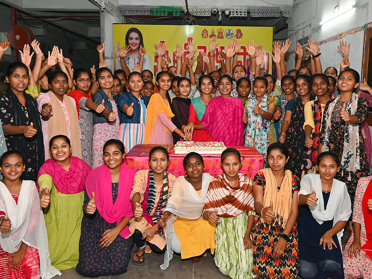 new_20year_20celebrations_20in_20telugu_20states_12.jpg 12
