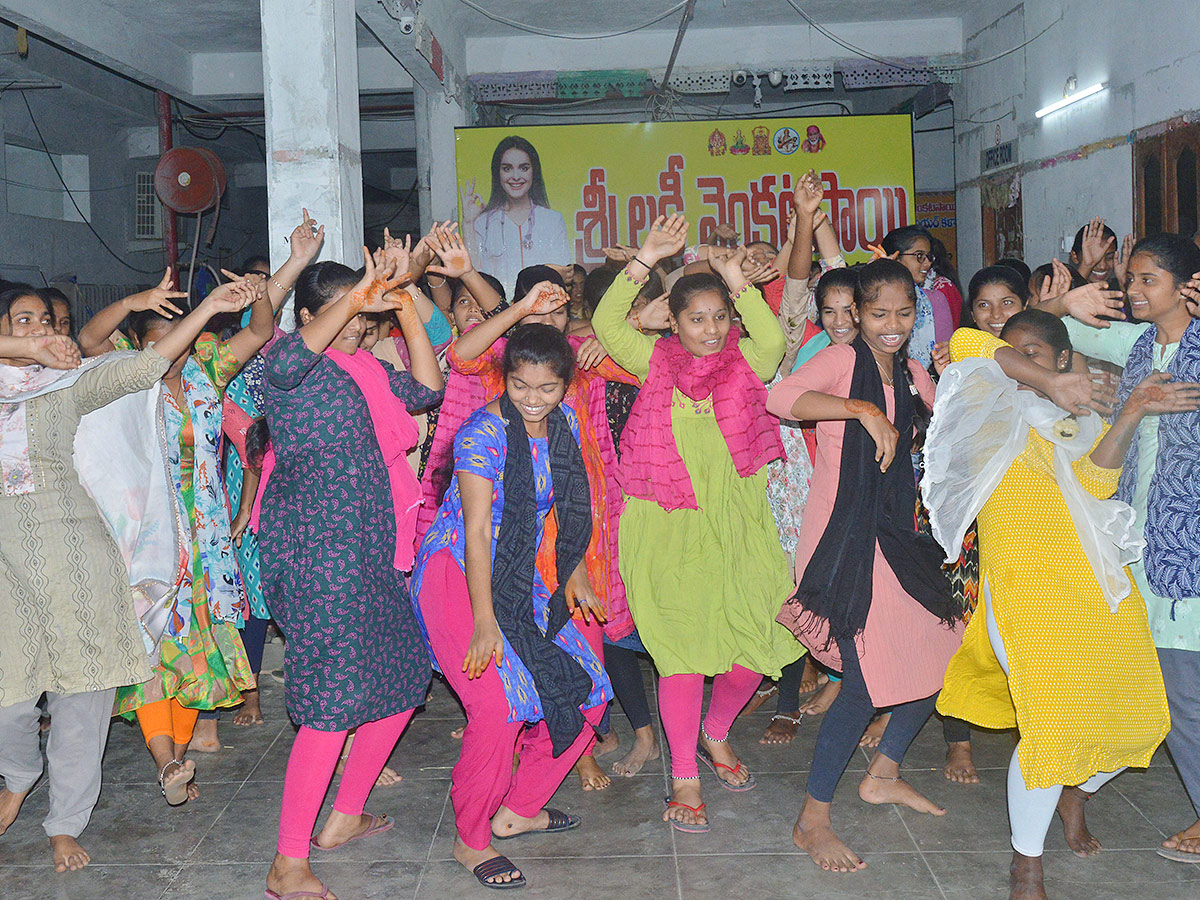 new_20year_20celebrations_20in_20telugu_20states_23.jpg 22
