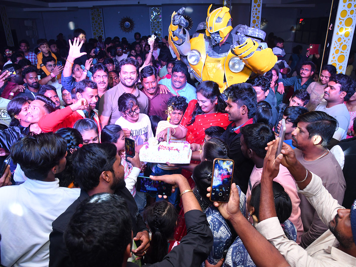 new_20year_20celebrations_20in_20telugu_20states_29.jpg 25
