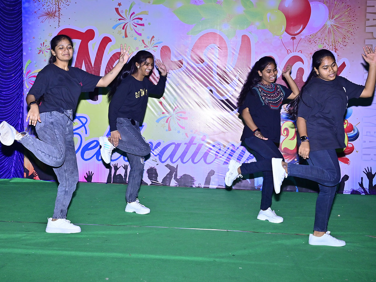 new_20year_20celebrations_20in_20telugu_20states_30.jpg 26