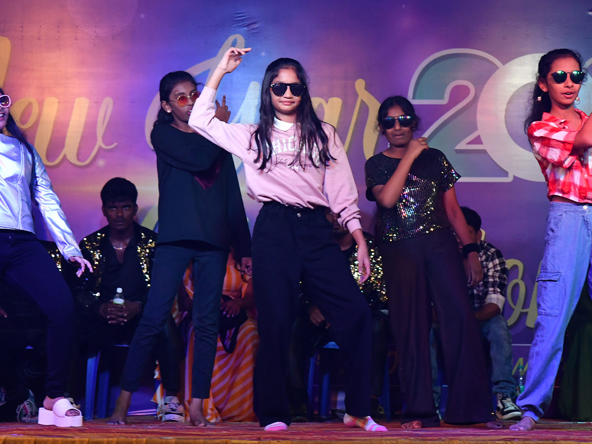 new_20year_20celebrations_20in_20telugu_20states_36.jpg 29