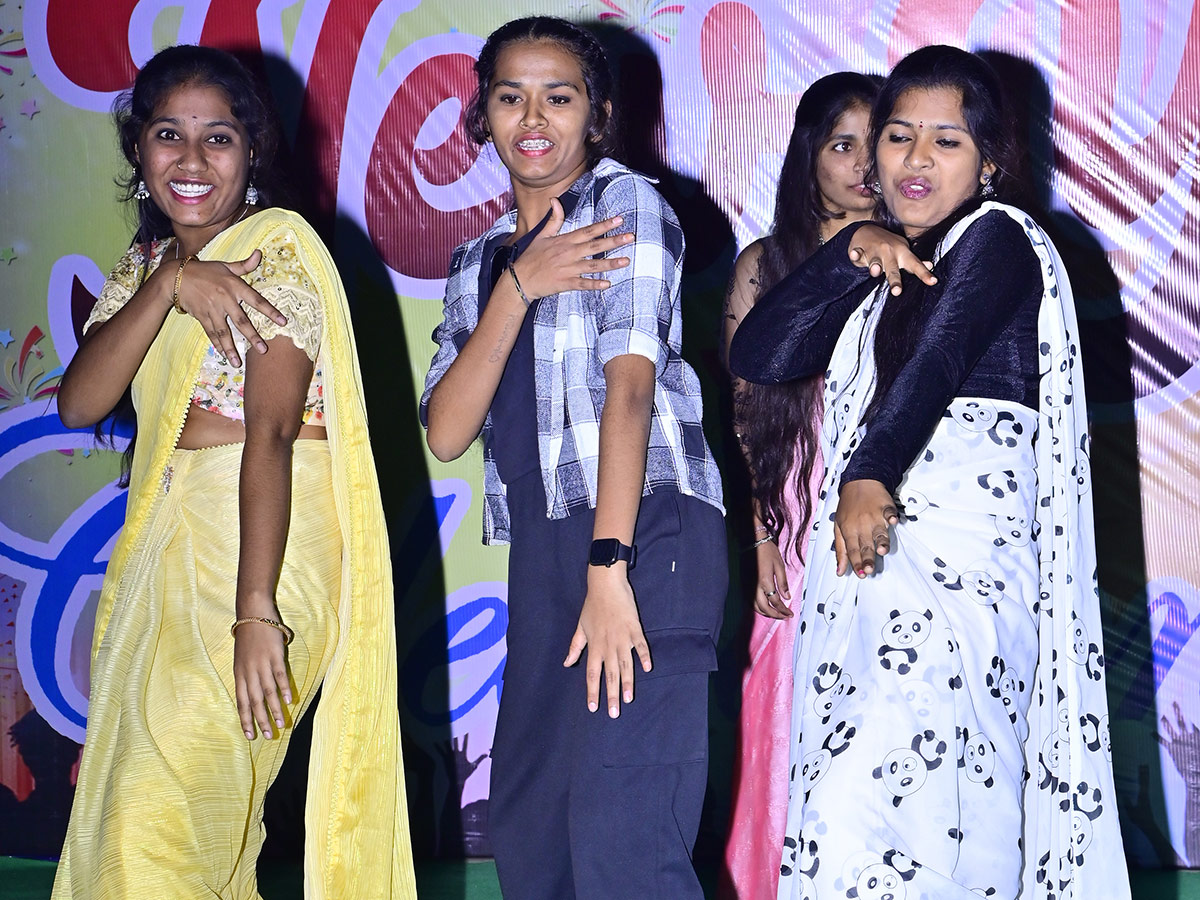 new_20year_20celebrations_20in_20telugu_20states_50.jpg 33