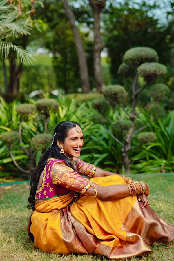 Badminton_20star_20PV_20Sindhu_20Shares_20Traditional_20Look_20In_20Saree_20And_20Vacation_20Trip_20Photos_20_289_29.jpg 10