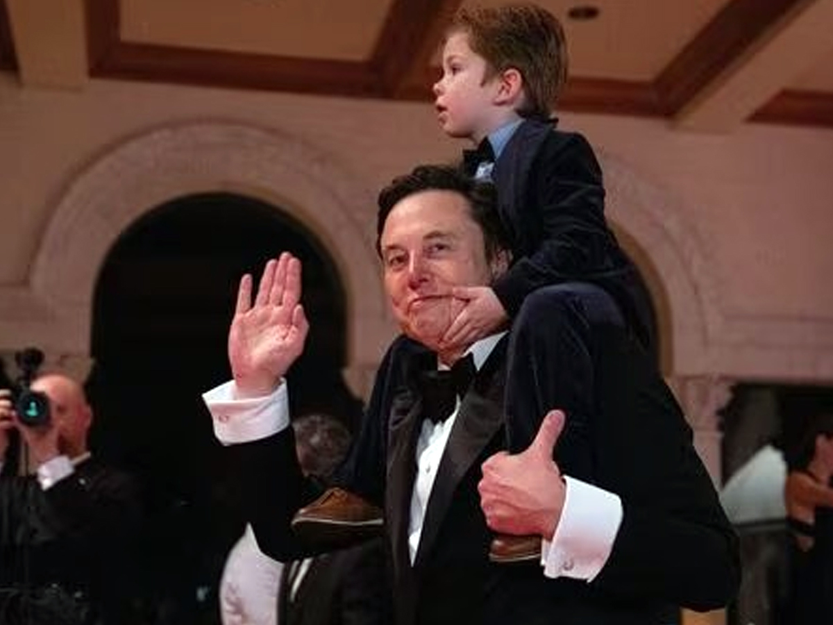 Elon_20Musk_20new_20year_20celebrations_20with_20trump1.jpg 2