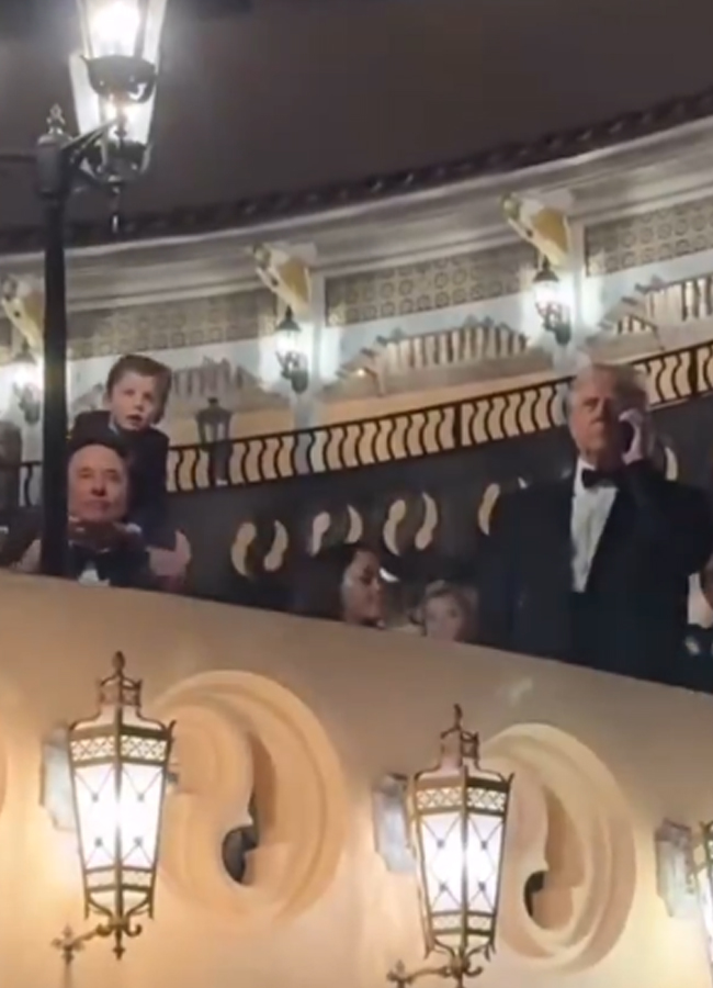 Elon_20Musk_20new_20year_20celebrations_20with_20trump6.jpg 7