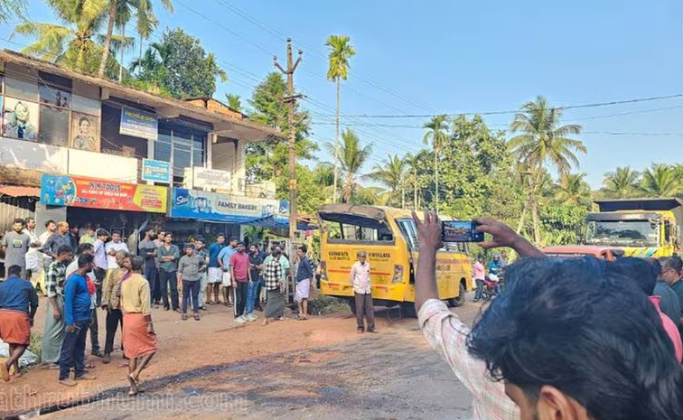Kannur_bus_Accident.jpg