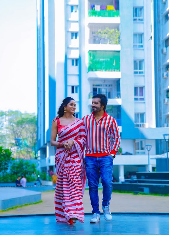 Keerthibhat4.jpg 5