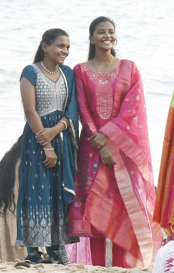 New_20year_202025_20Celebrations_20at_20Visakhapatnam_20Beach_17.jpg 14
