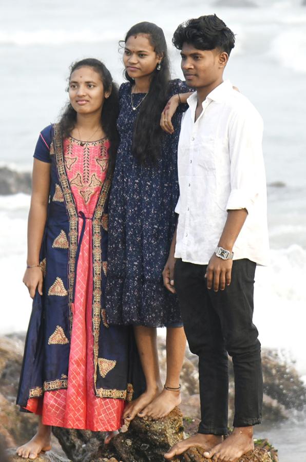 New_20year_202025_20Celebrations_20at_20Visakhapatnam_20Beach_8.jpg 7