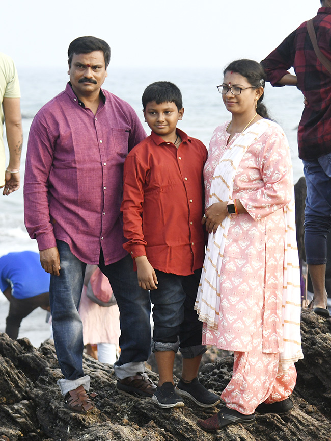 New_20year_202025_20Celebrations_20at_20Visakhapatnam_20Beach_9.jpg 8