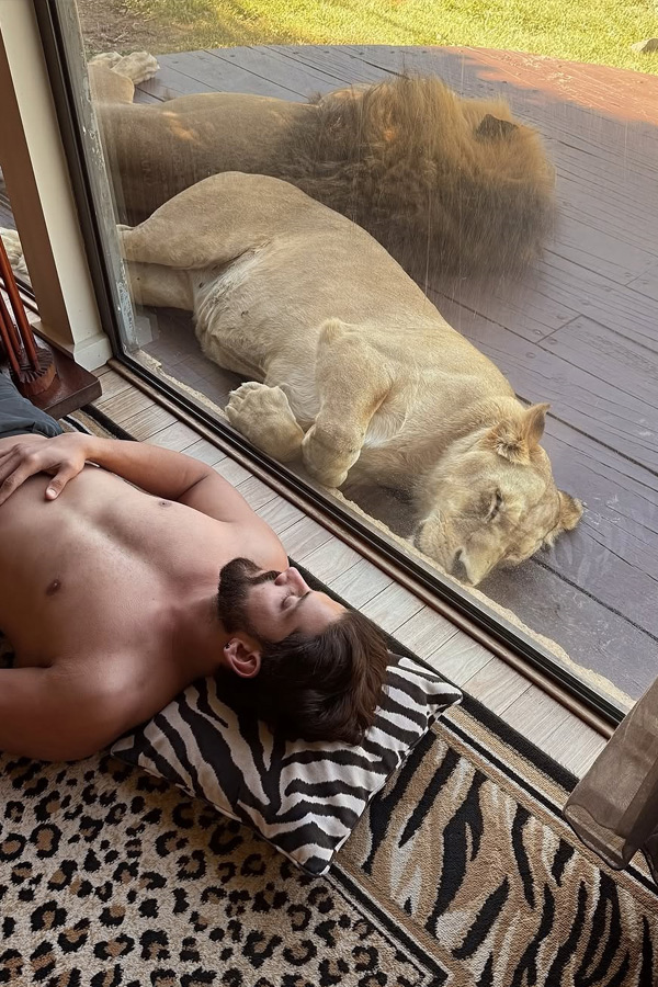 Sonakshi_20Sinha_20Shares_20Wildlife_20Encounters_20Moments_20From_20Her_20Australian_20Getaway_20Photos_20Goes_20Viral_20_287_29.jpg 6
