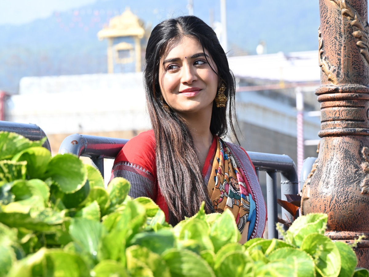 Actress_20Rashi_20Singh_20Visit_20Tirumala_20Temple_20Photos_20_2821_29.jpg 21