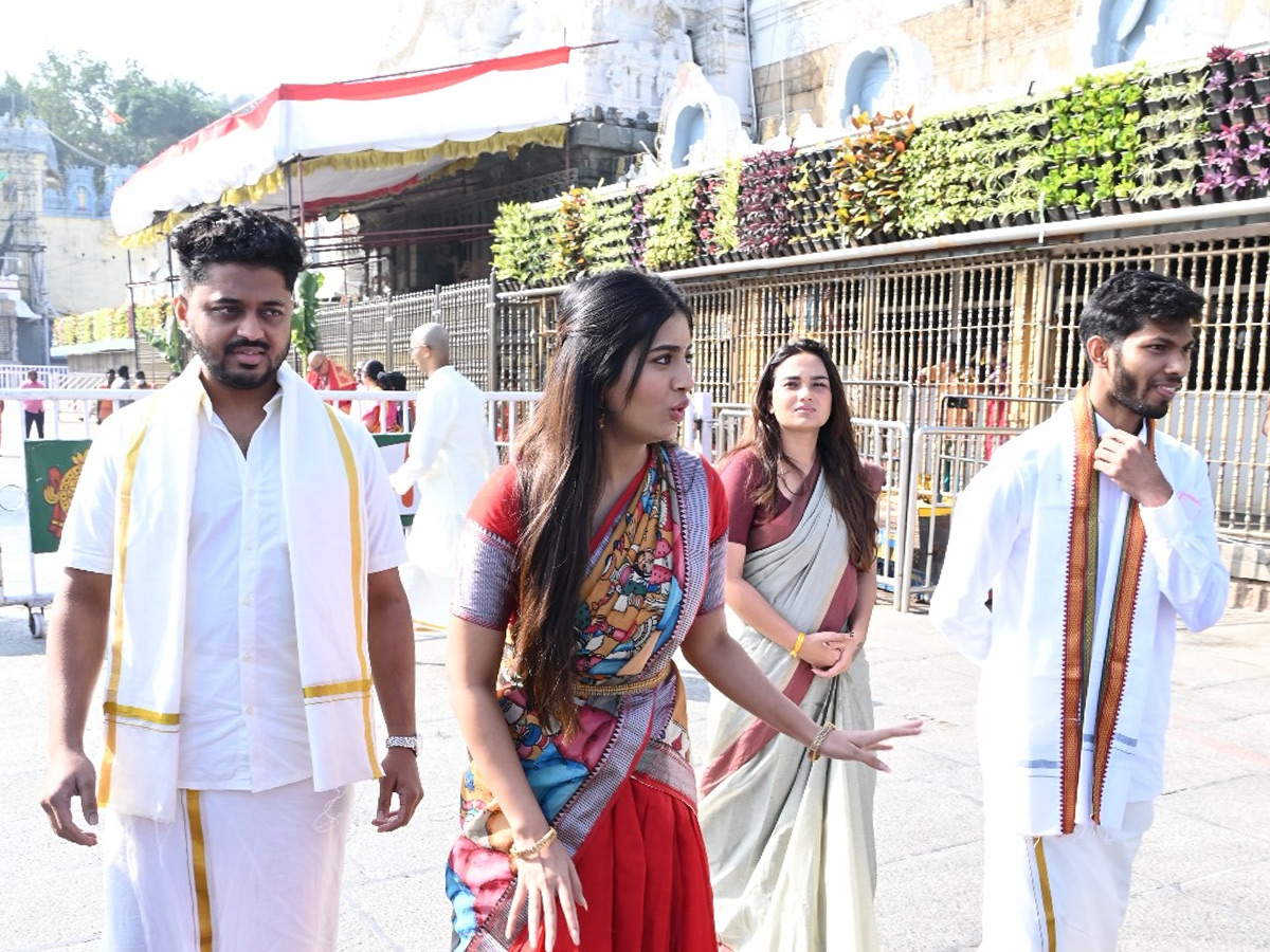 Actress_20Rashi_20Singh_20Visit_20Tirumala_20Temple_20Photos_20_284_29.jpg 4