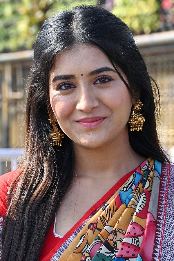 Actress_20Rashi_20Singh_20Visit_20Tirumala_20Temple_20Photos_20_289_29.jpg 9