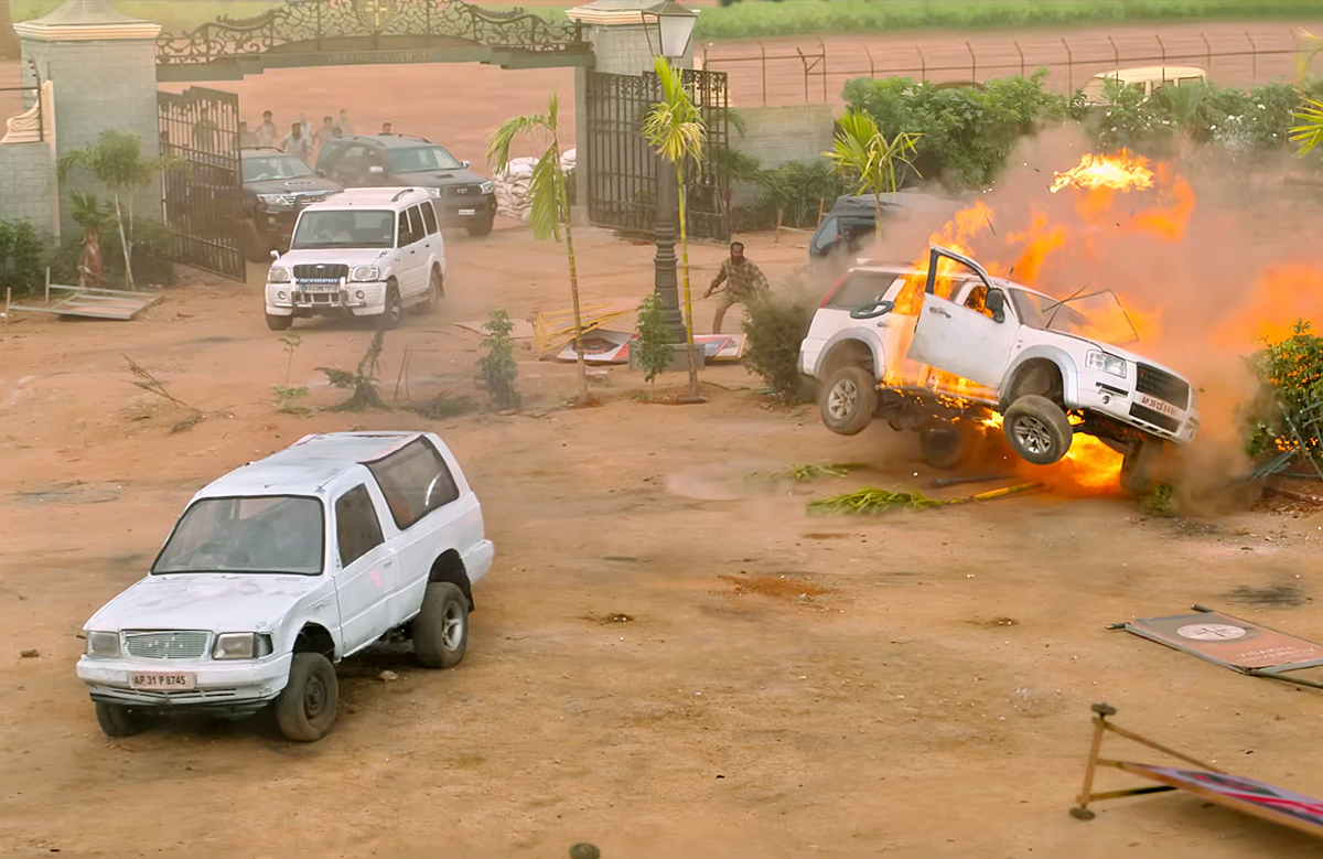 Ram_20Charan_20Game_20Changer_20Movie_20HD_20Stills__20_2817_29.jpg 17