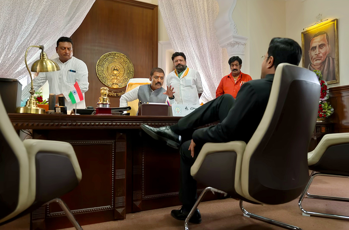 Ram_20Charan_20Game_20Changer_20Movie_20HD_20Stills__20_286_29.jpg 6