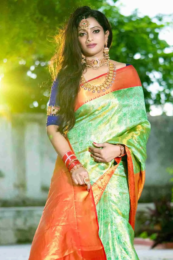 Udayabhanu_20who_20was_20the_20top_20anchor_20at_20that_20time.._20Now_20She_20Turns_20in_20To_20Villan_20Role_20Photos_20_283_29.jpg 4
