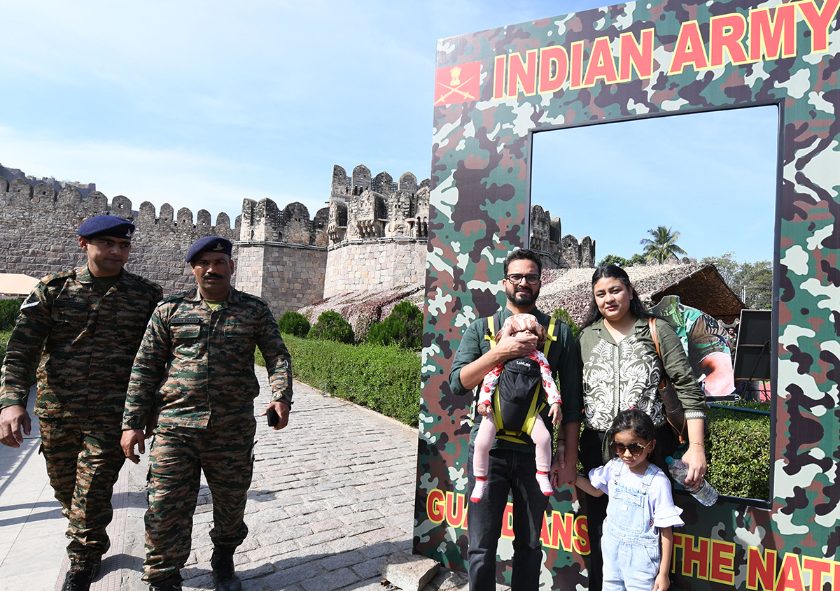 Indian_20Army_20Know_20Your_20Army_20Mela_20at_20Golconda_20Fort_20Photos__20_2810_29.jpg 10