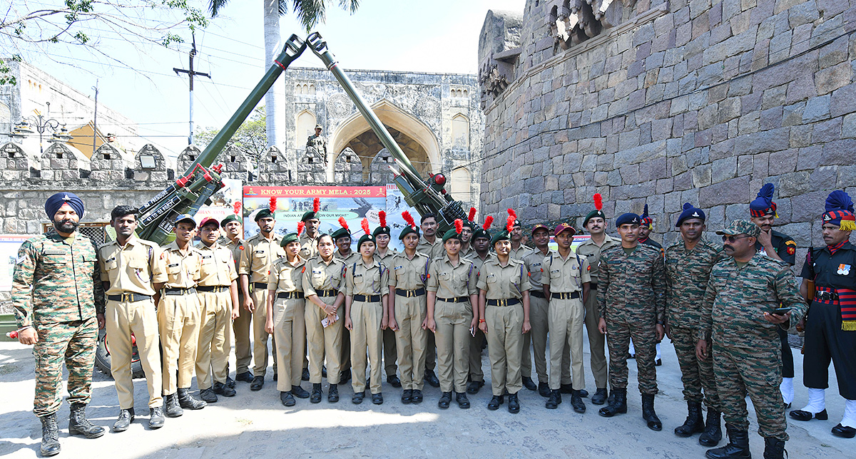Indian_20Army_20Know_20Your_20Army_20Mela_20at_20Golconda_20Fort_20Photos__20_2813_29.jpg 13