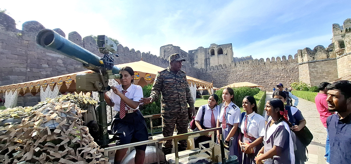 Indian_20Army_20Know_20Your_20Army_20Mela_20at_20Golconda_20Fort_20Photos__20_2822_29.jpg 22