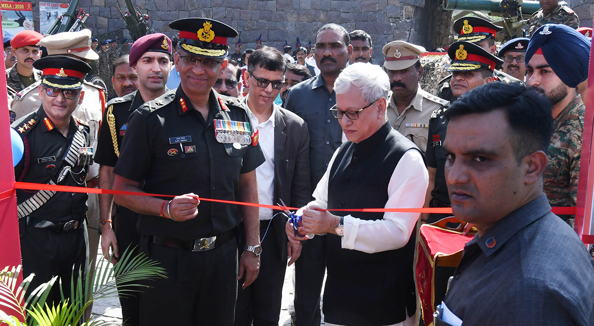 Indian_20Army_20Know_20Your_20Army_20Mela_20at_20Golconda_20Fort_20Photos__20_2828_29.jpg 28