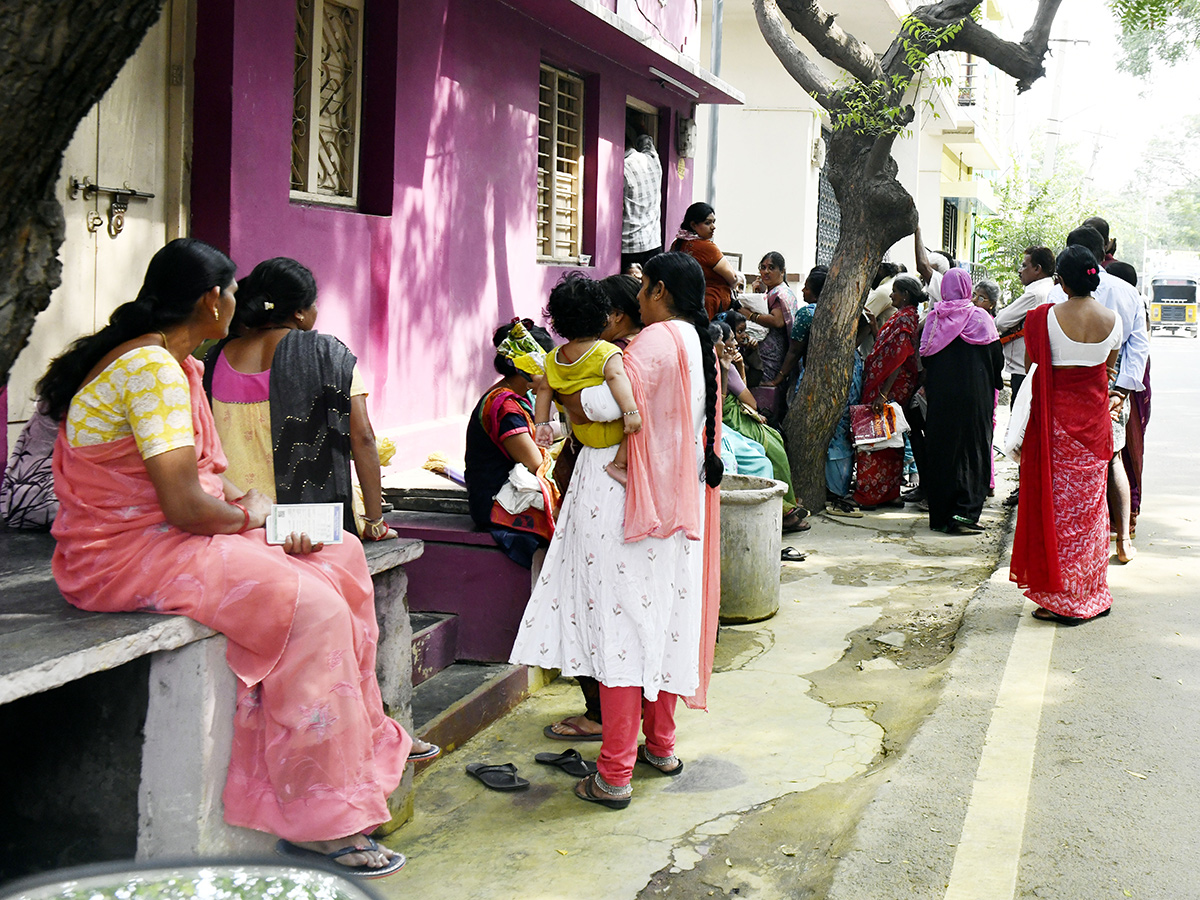 Jagan_20Undi_20Unte_20AP_20People_20Suffer_20With_20Ration_20In_20Kutami_20Prabutvam_20Phots__20_2821_29.jpg 21