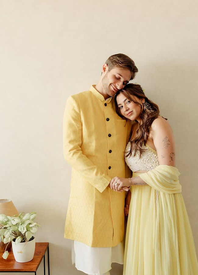 Anurag_20kapoor_20daughter_20haldi_20ceremenoy11.jpg 12