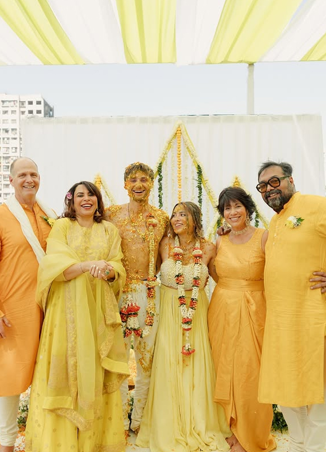 Anurag_20kapoor_20daughter_20haldi_20ceremenoy3.jpg 4