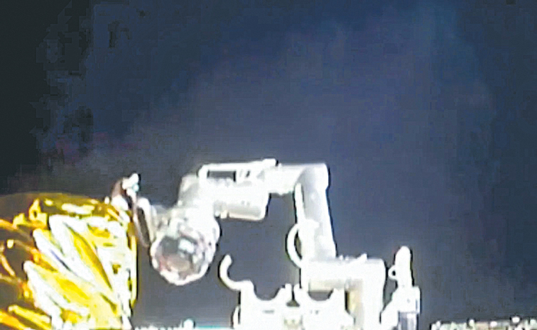 ROBOTIC-ARM.jpg