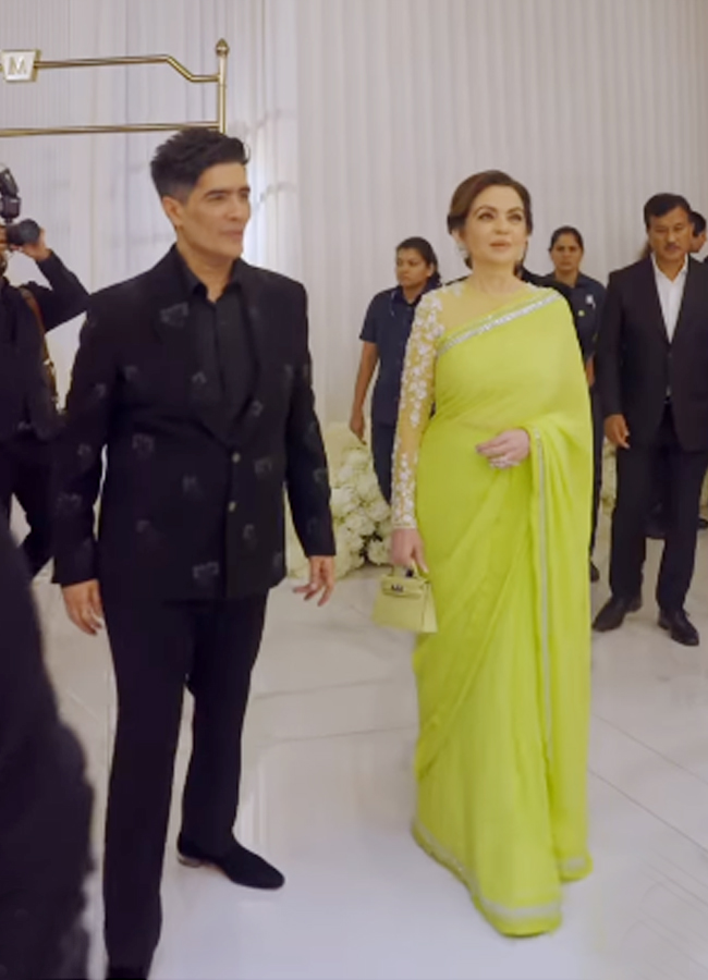 Manish_20Malhotra17.jpg 18