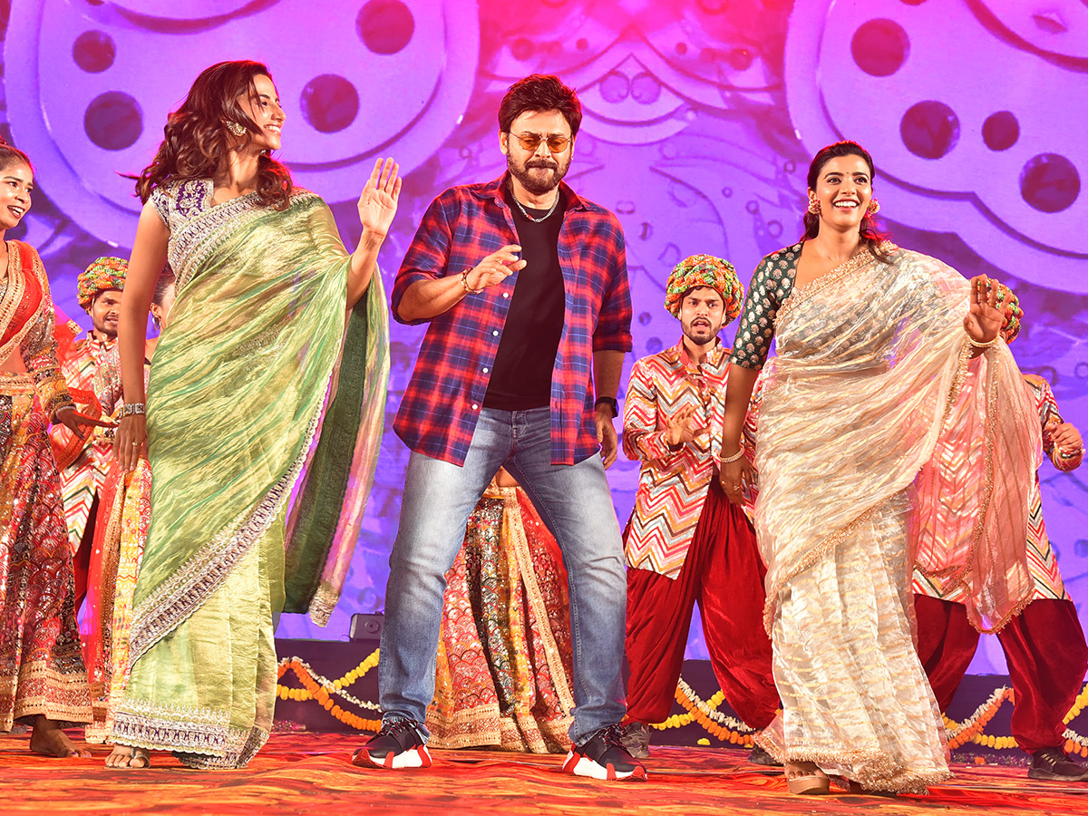 Sankranthiki_20Vasthunam_20Movie_20Grand_20Trailer_20Launch_20At_20Nizamabad_20Photos__20_2813_29.jpg 13