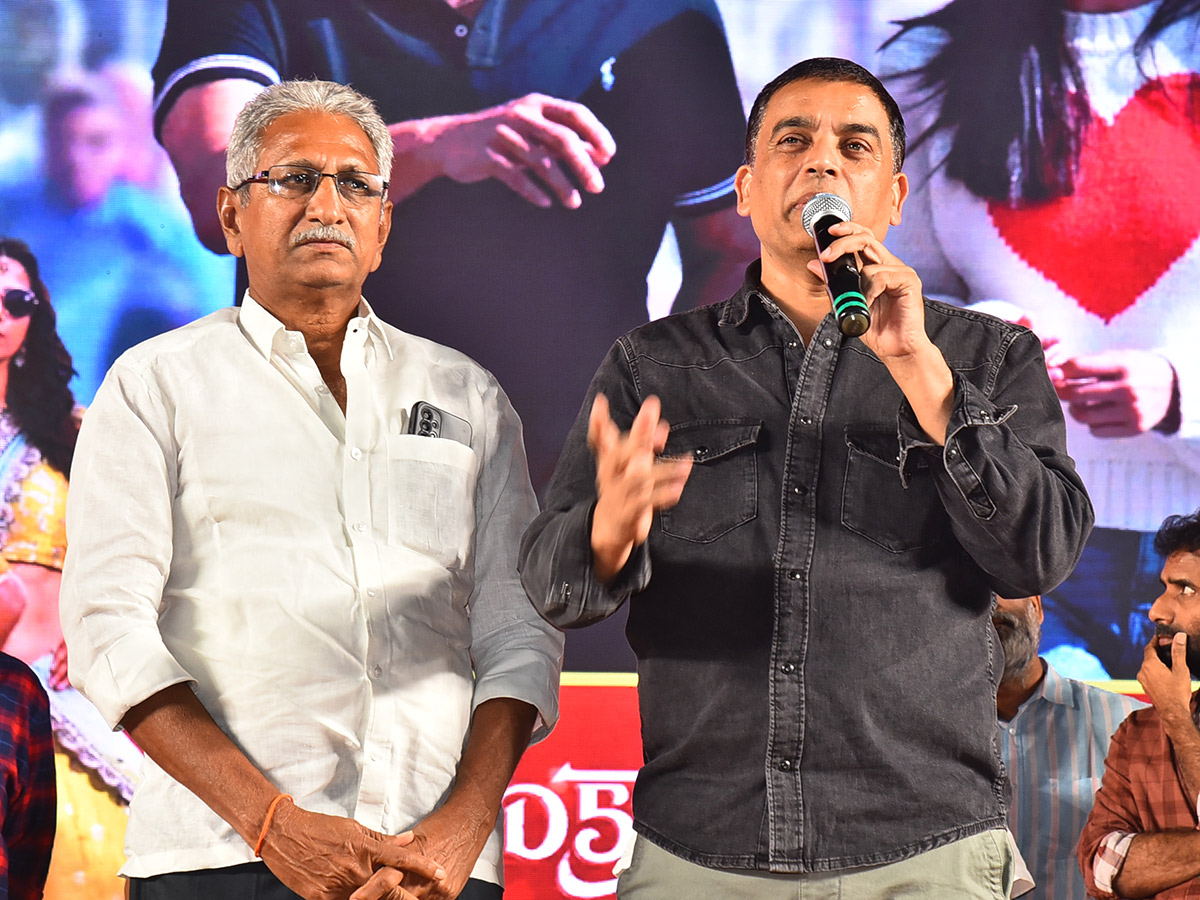 Sankranthiki_20Vasthunam_20Movie_20Grand_20Trailer_20Launch_20At_20Nizamabad_20Photos__20_2819_29.jpg 19
