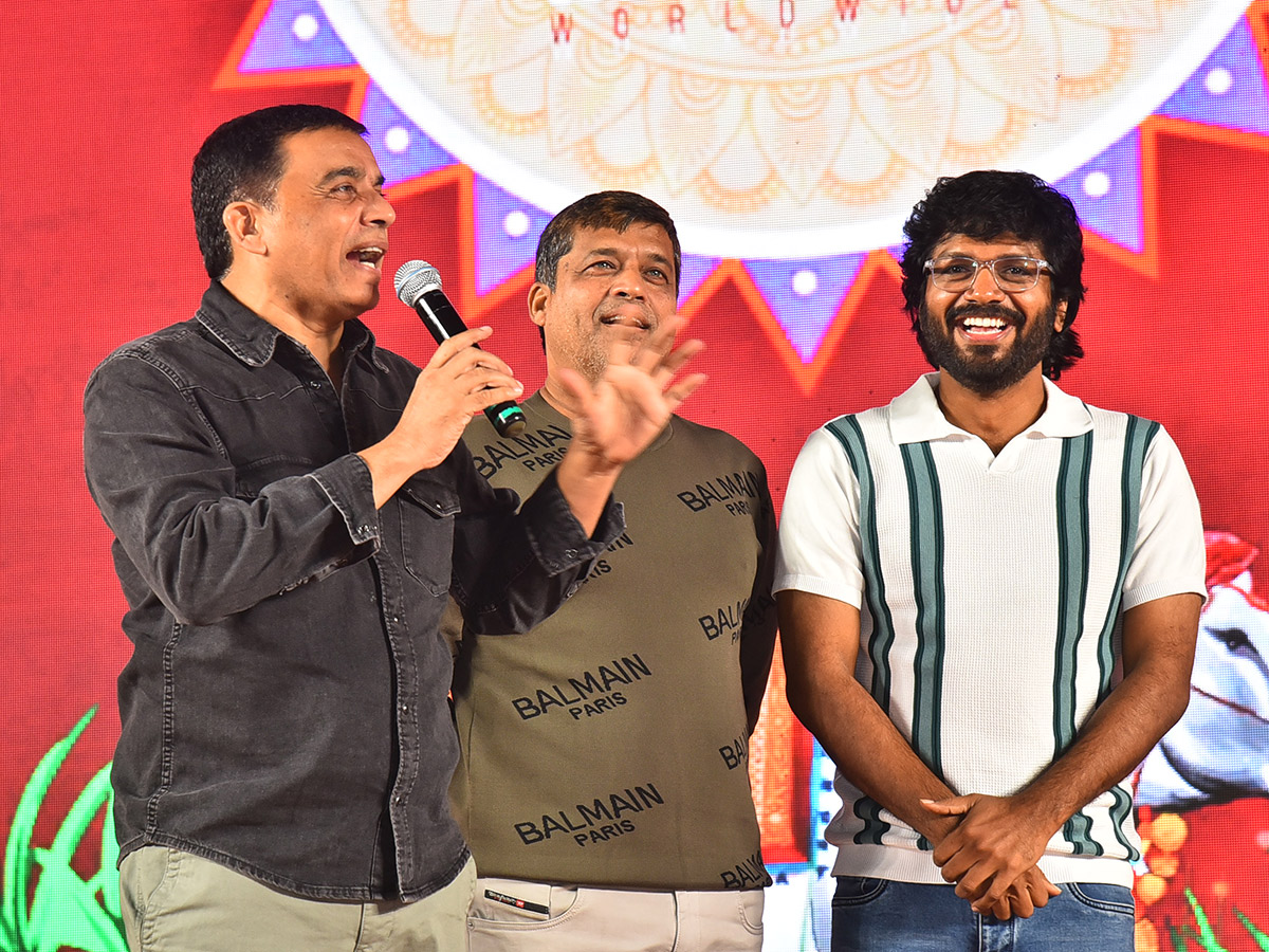 Sankranthiki_20Vasthunam_20Movie_20Grand_20Trailer_20Launch_20At_20Nizamabad_20Photos__20_2822_29.jpg 22