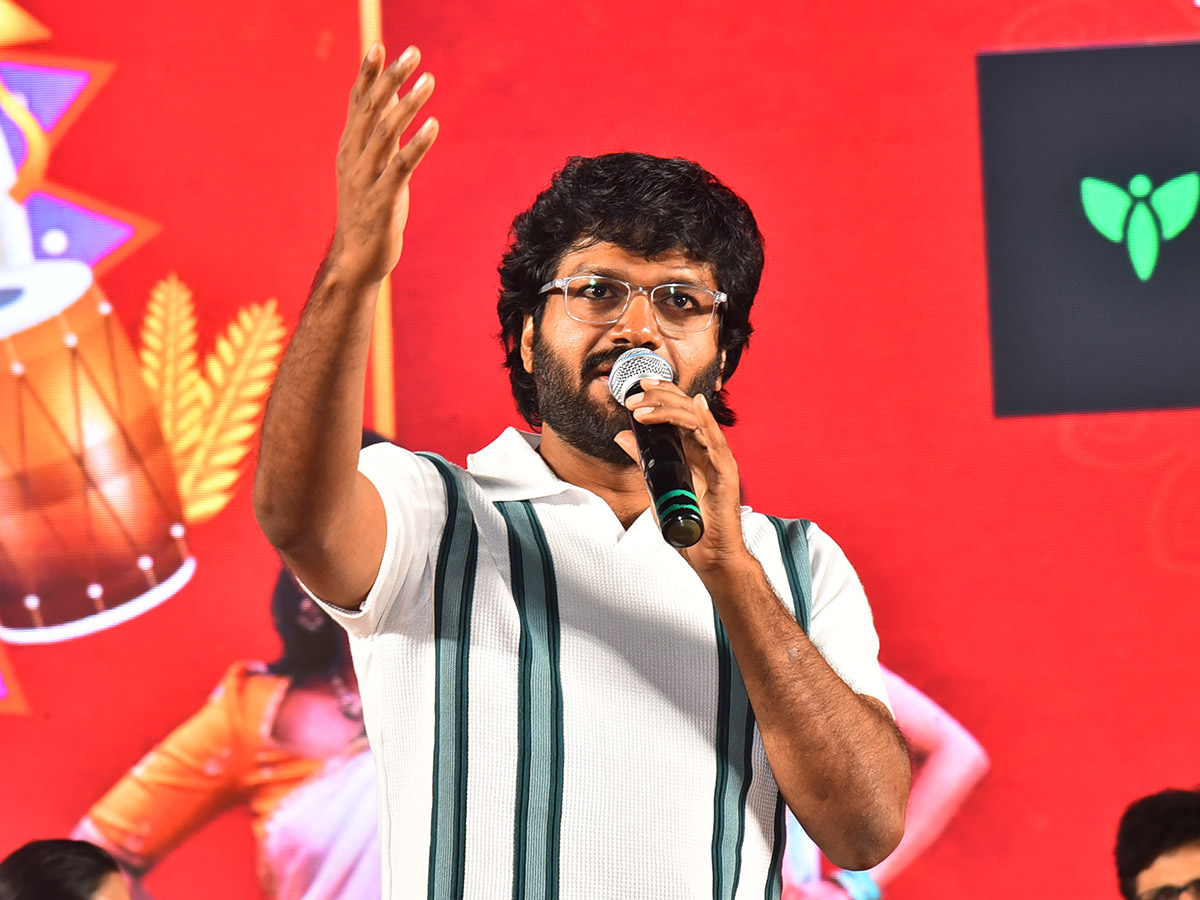 Sankranthiki_20Vasthunam_20Movie_20Grand_20Trailer_20Launch_20At_20Nizamabad_20Photos__20_2823_29.jpg 23
