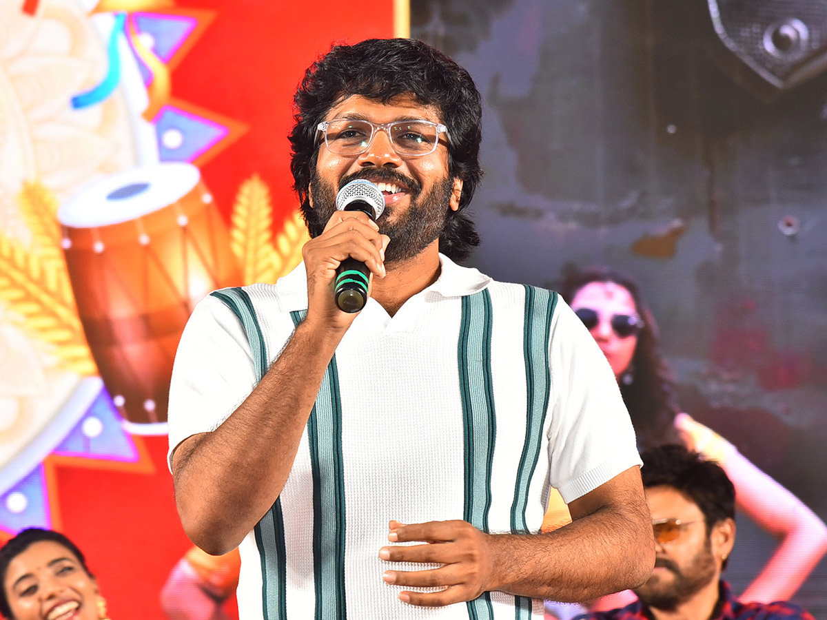 Sankranthiki_20Vasthunam_20Movie_20Grand_20Trailer_20Launch_20At_20Nizamabad_20Photos__20_2824_29.jpg 24