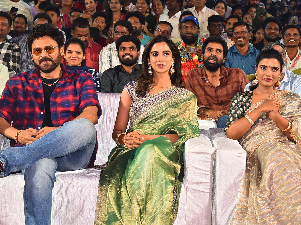 Sankranthiki_20Vasthunam_20Movie_20Grand_20Trailer_20Launch_20At_20Nizamabad_20Photos__20_2852_29.jpg 52