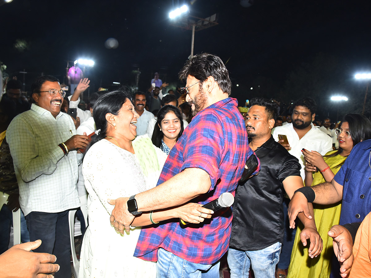 Sankranthiki_20Vasthunam_20Movie_20Grand_20Trailer_20Launch_20At_20Nizamabad_20Photos__20_2854_29.jpg 54