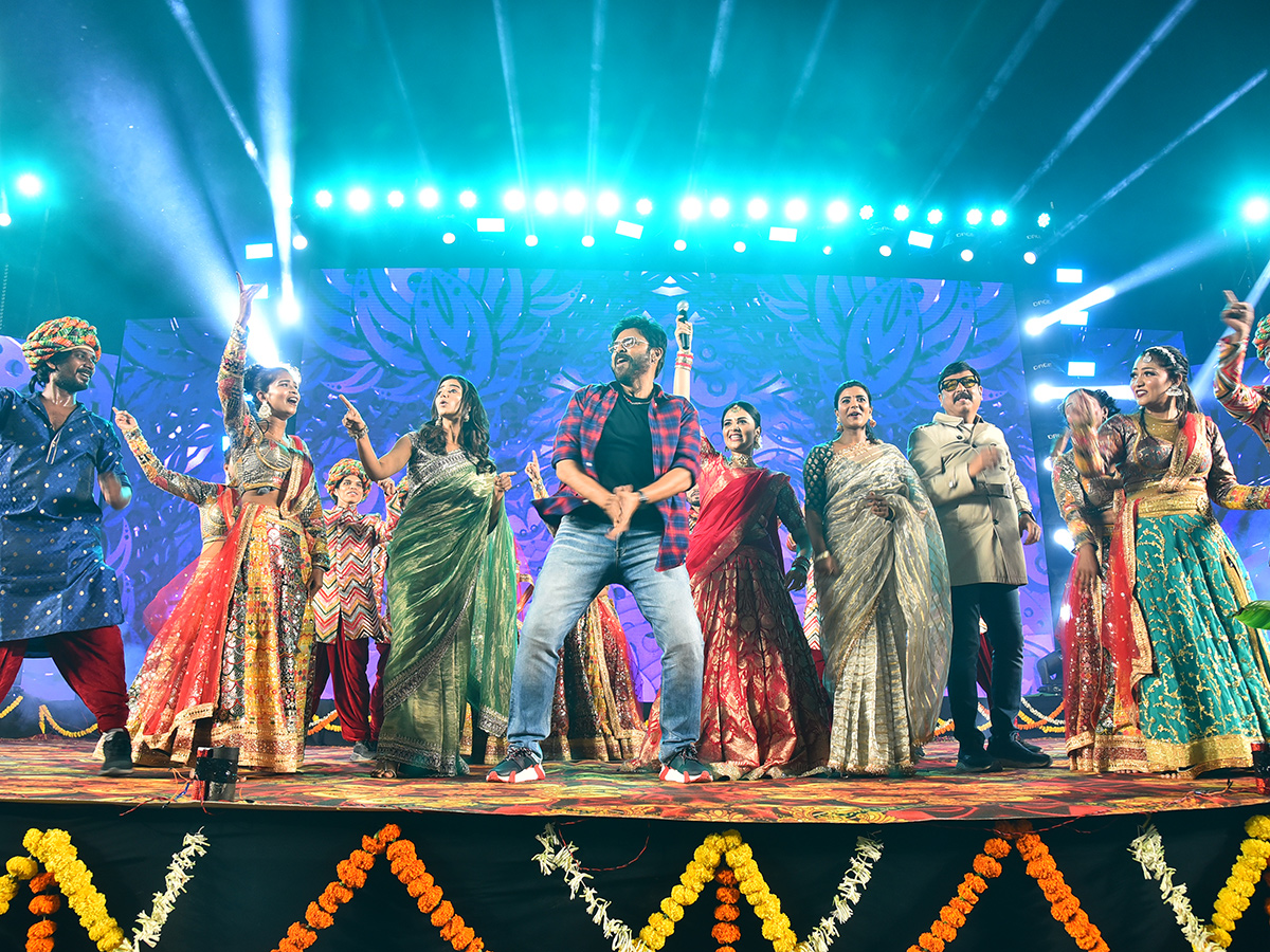 Sankranthiki_20Vasthunam_20Movie_20Grand_20Trailer_20Launch_20At_20Nizamabad_20Photos__20_286_29.jpg 6