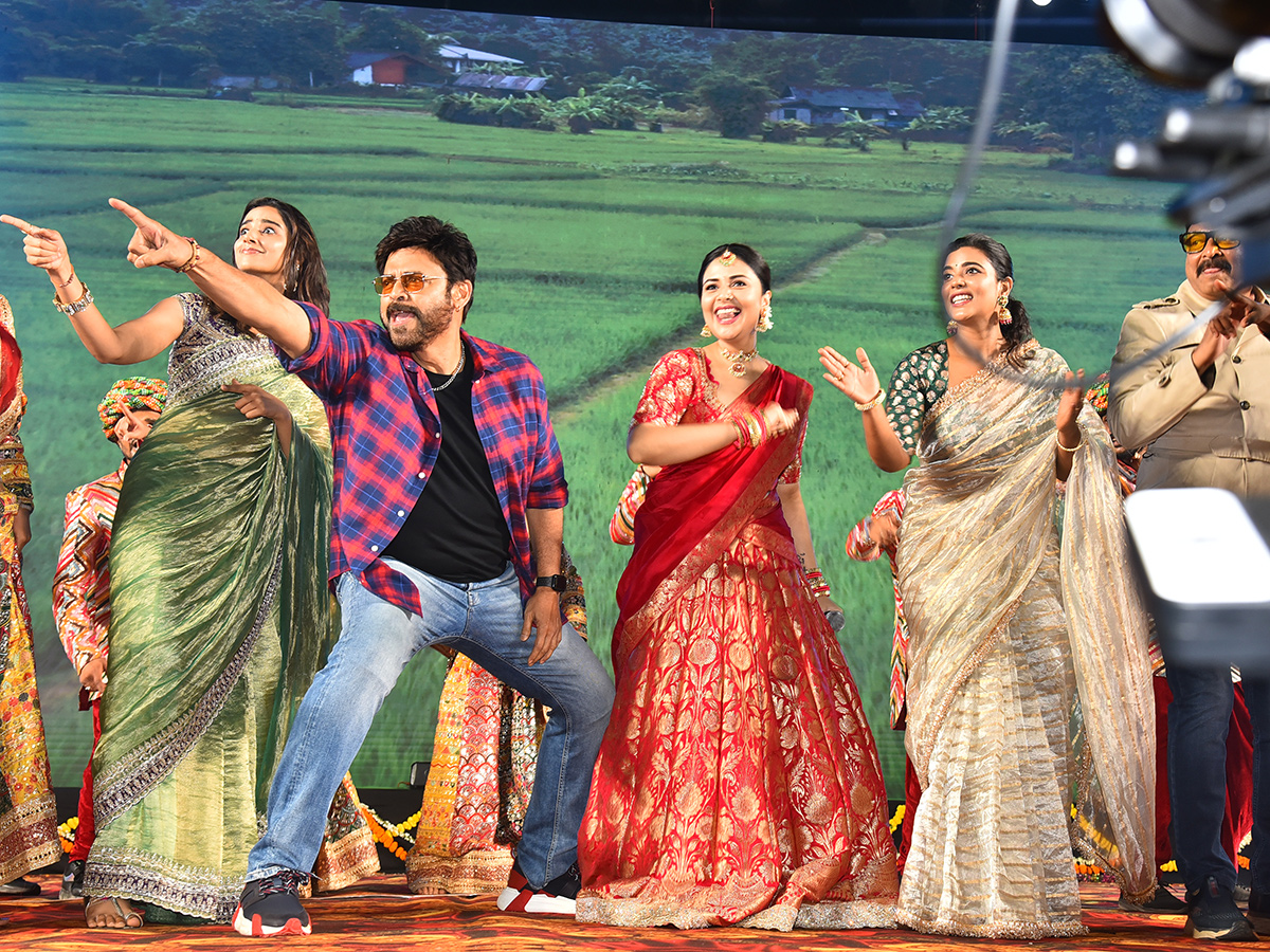Sankranthiki_20Vasthunam_20Movie_20Grand_20Trailer_20Launch_20At_20Nizamabad_20Photos__20_287_29.jpg 7