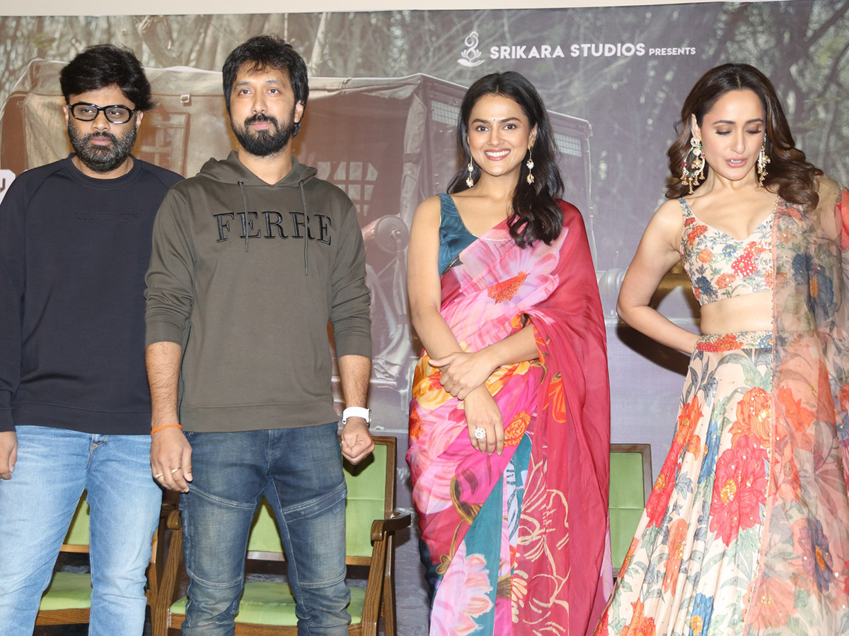 Daaku_20Maharaaj_20Movie_20Press_20Meet_20Photos_18.jpg 18