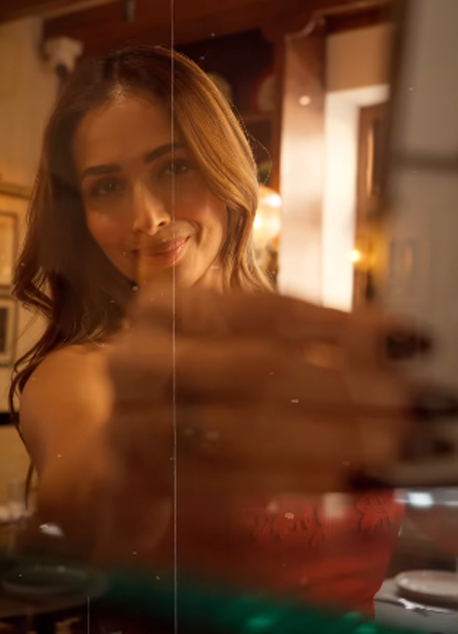 Malaika_20arora_20new_20hotel0.jpg 2