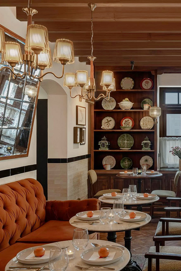 Malaika_20arora_20new_20hotel7.jpg 9