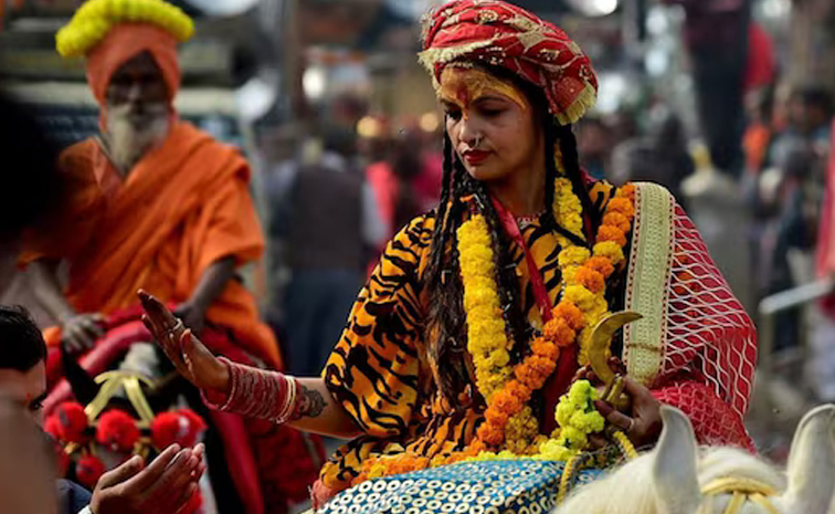 RakhiSingh-sadhvi.jpg