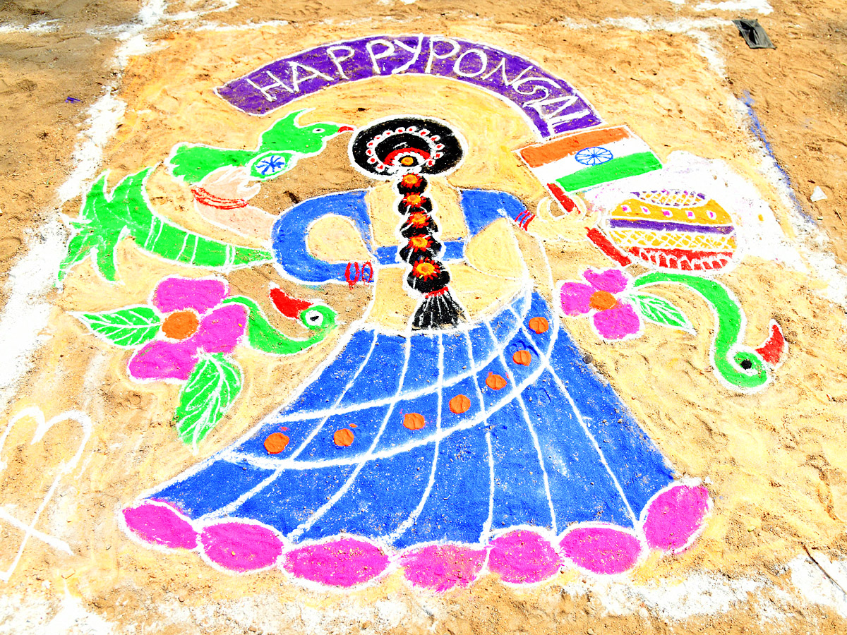 Rangoli_20Competition_20At_20moosapet_2C_20Hyderabad_20Organised_20by_20Sakshi_20Telugu_20News_20Paper_20Photos_20_2813_29.jpg 14