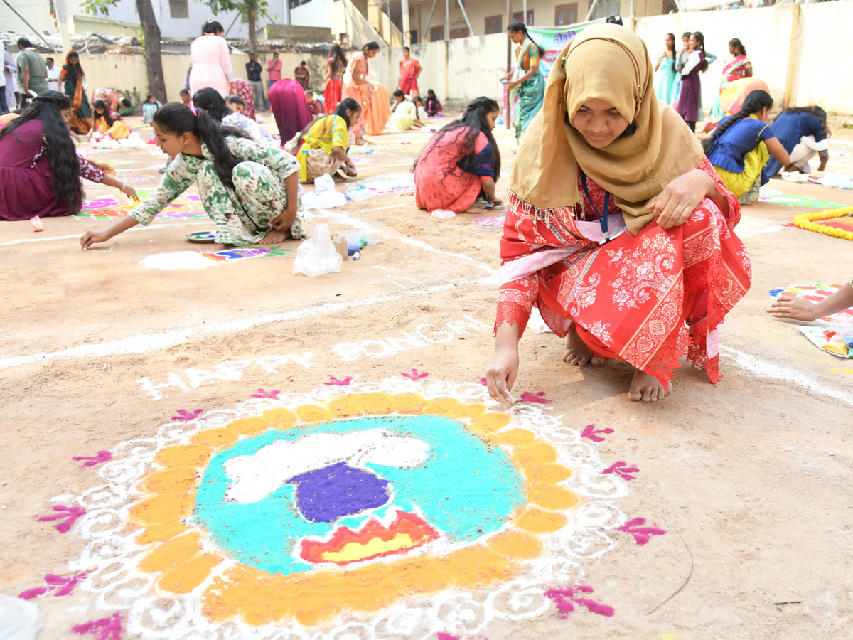 Rangoli_20Competition_20At_20moosapet_2C_20Hyderabad_20Organised_20by_20Sakshi_20Telugu_20News_20Paper_20Photos_20_2821_29.jpg 22