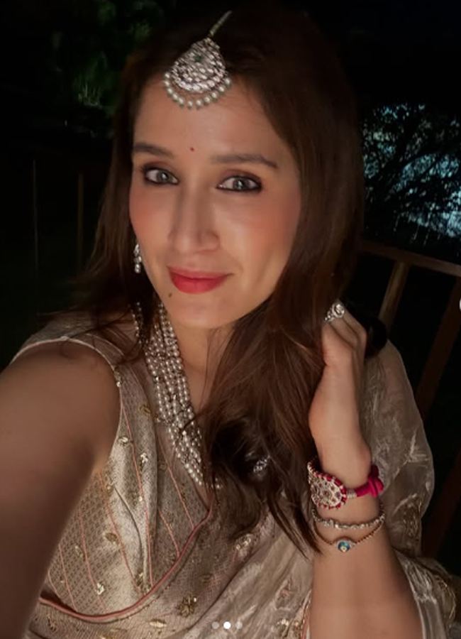 Sagarika_20gatte10.jpg 11