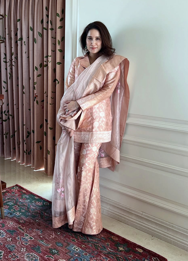 Sagarika_20gatte11.jpg 12